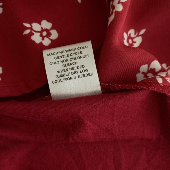 41 Hawthorn Red Floral Double Strap Sleeveless Top Size Medium NWT - Picture 8 of 8